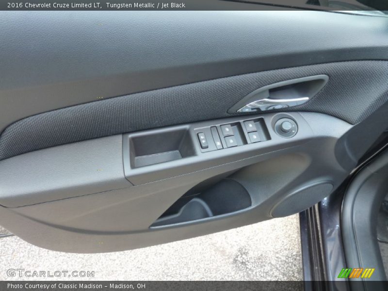 Tungsten Metallic / Jet Black 2016 Chevrolet Cruze Limited LT