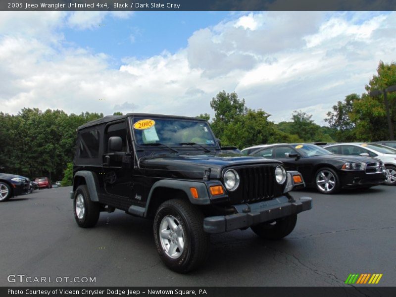 Front 3/4 View of 2005 Wrangler Unlimited 4x4