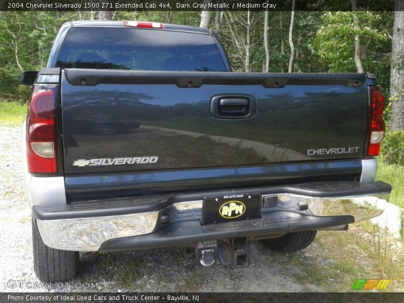 Dark Gray Metallic / Medium Gray 2004 Chevrolet Silverado 1500 Z71 Extended Cab 4x4