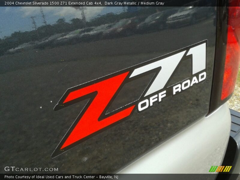 Dark Gray Metallic / Medium Gray 2004 Chevrolet Silverado 1500 Z71 Extended Cab 4x4