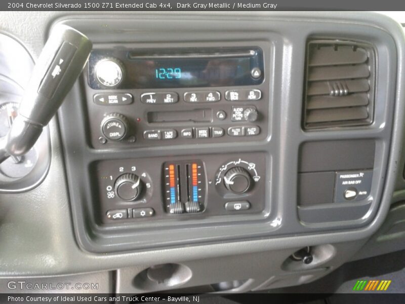 Dark Gray Metallic / Medium Gray 2004 Chevrolet Silverado 1500 Z71 Extended Cab 4x4