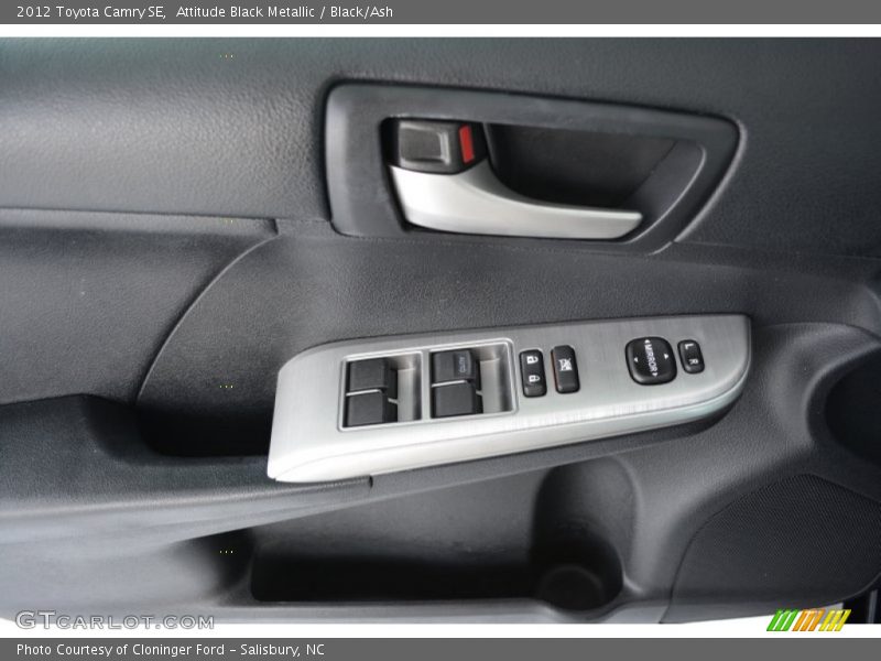 Attitude Black Metallic / Black/Ash 2012 Toyota Camry SE