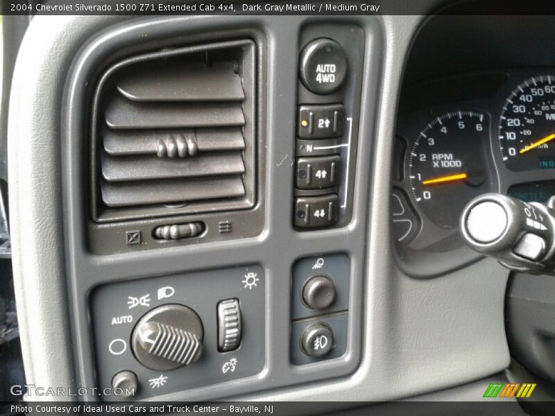 Dark Gray Metallic / Medium Gray 2004 Chevrolet Silverado 1500 Z71 Extended Cab 4x4