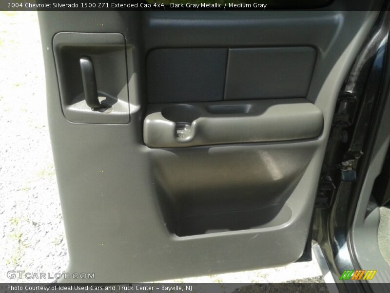 Dark Gray Metallic / Medium Gray 2004 Chevrolet Silverado 1500 Z71 Extended Cab 4x4