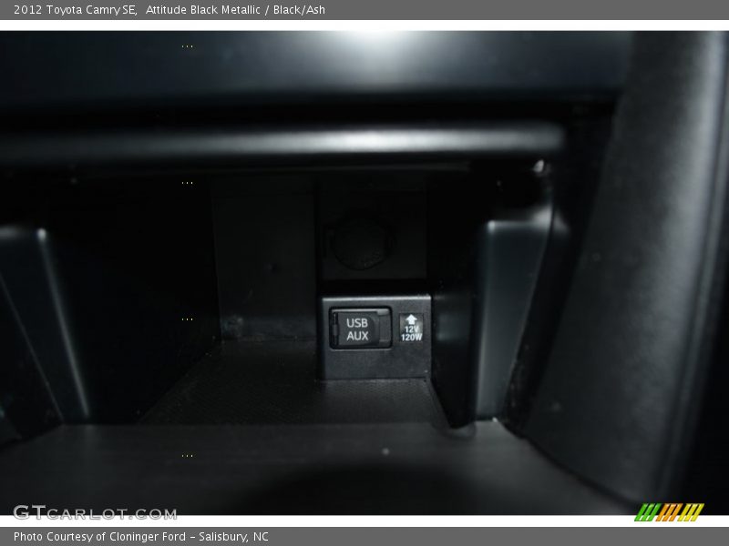 Attitude Black Metallic / Black/Ash 2012 Toyota Camry SE