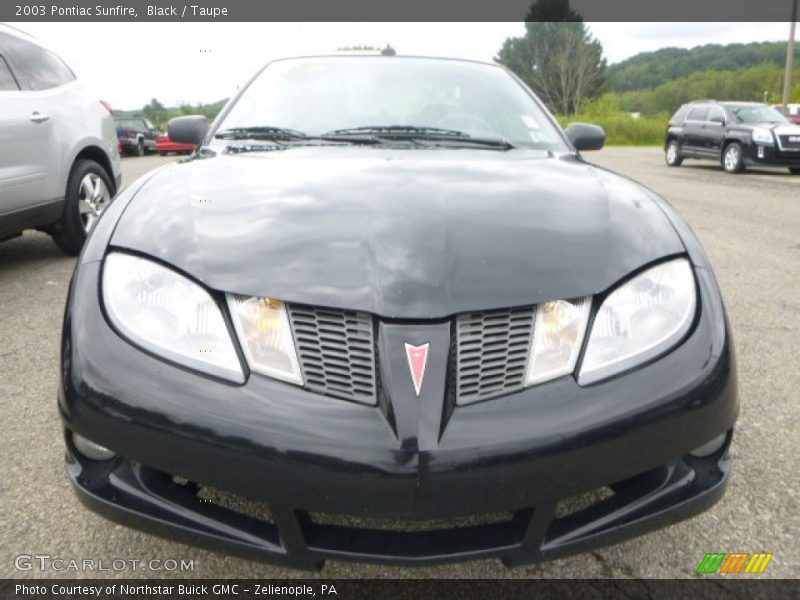 Black / Taupe 2003 Pontiac Sunfire