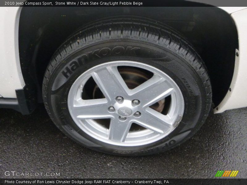 Stone White / Dark Slate Gray/Light Pebble Beige 2010 Jeep Compass Sport