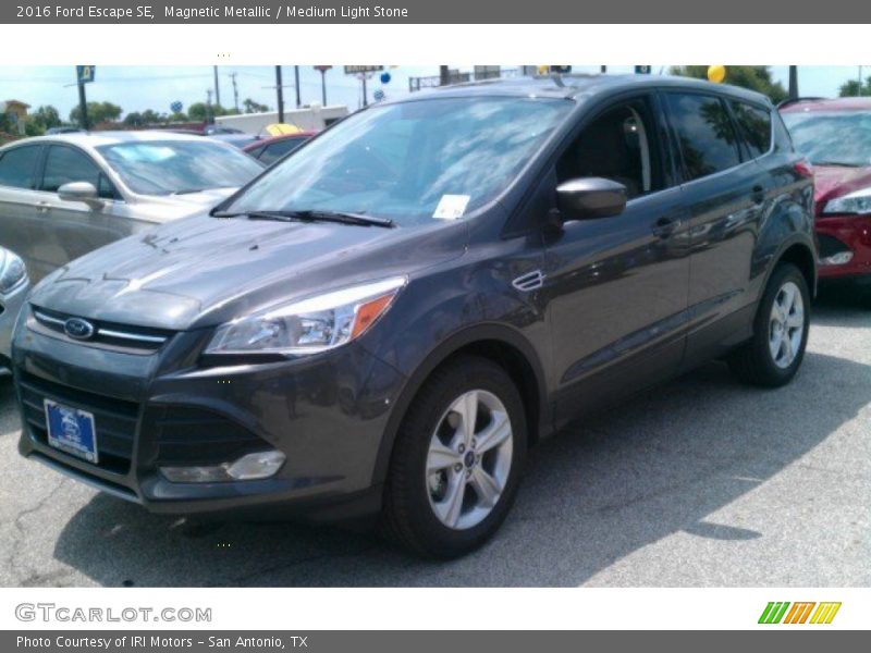 Magnetic Metallic / Medium Light Stone 2016 Ford Escape SE