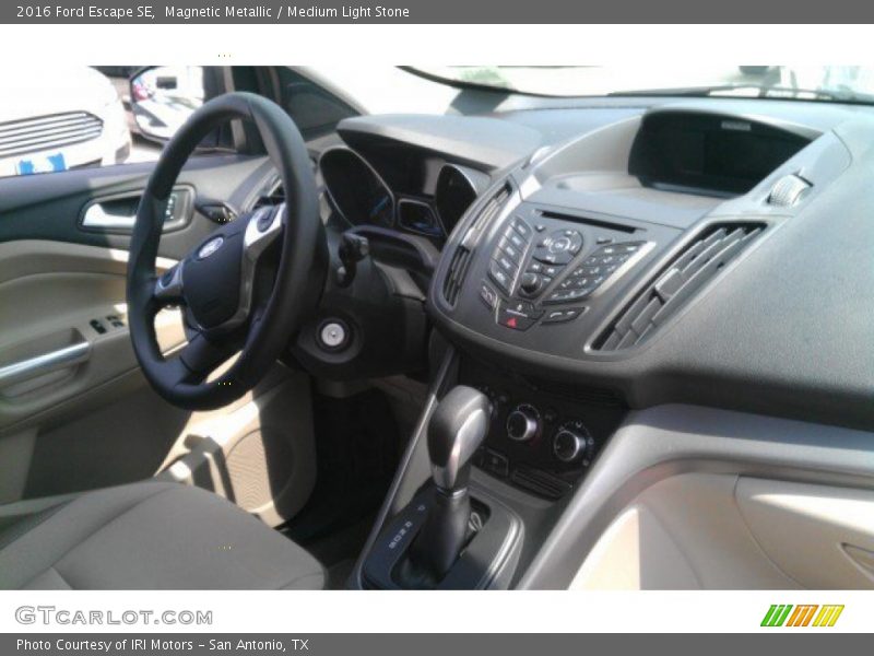 Magnetic Metallic / Medium Light Stone 2016 Ford Escape SE