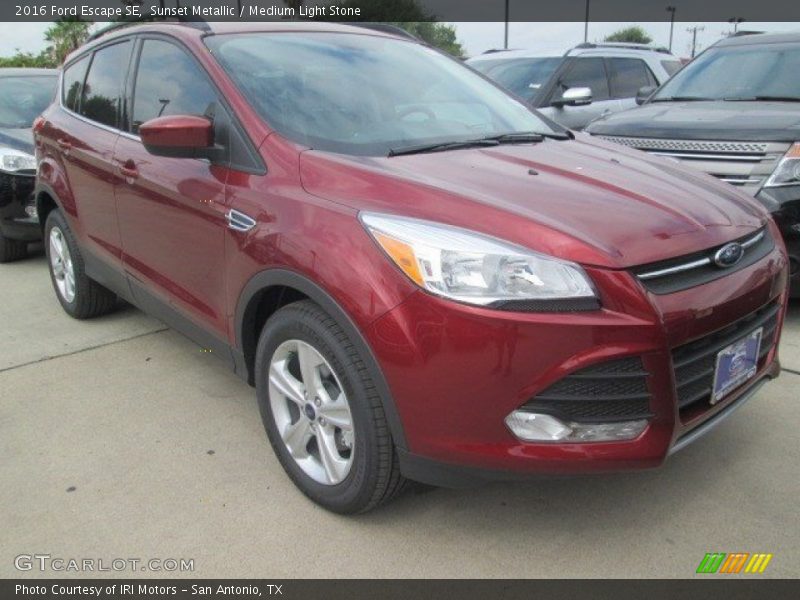 Sunset Metallic / Medium Light Stone 2016 Ford Escape SE