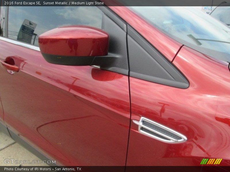 Sunset Metallic / Medium Light Stone 2016 Ford Escape SE