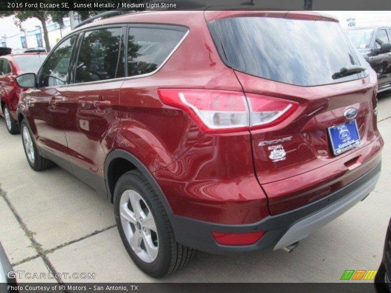 Sunset Metallic / Medium Light Stone 2016 Ford Escape SE