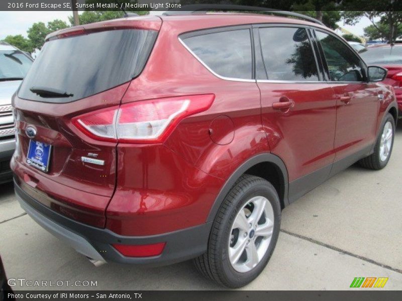 Sunset Metallic / Medium Light Stone 2016 Ford Escape SE