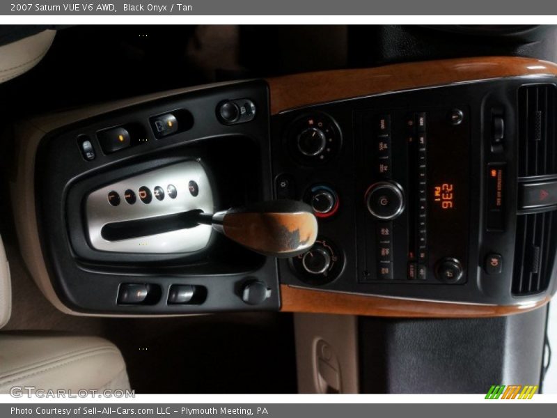 Black Onyx / Tan 2007 Saturn VUE V6 AWD