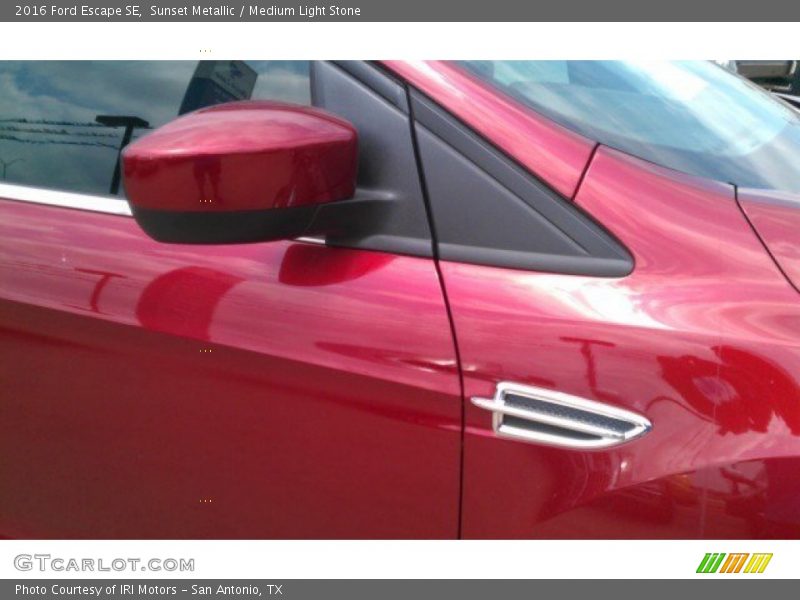 Sunset Metallic / Medium Light Stone 2016 Ford Escape SE