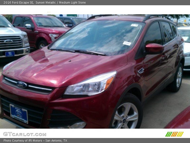 Sunset Metallic / Medium Light Stone 2016 Ford Escape SE
