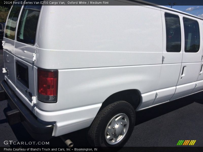 Oxford White / Medium Flint 2014 Ford E-Series Van E250 Cargo Van