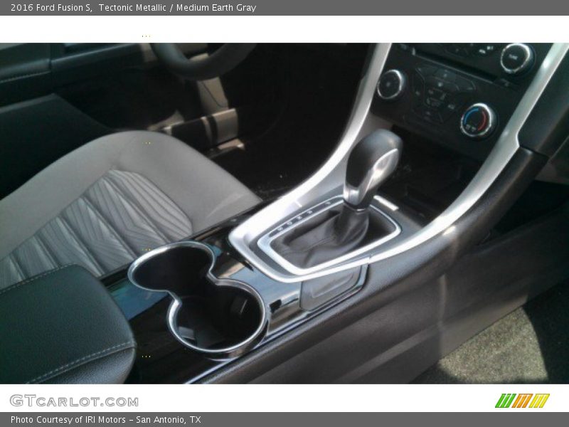 Tectonic Metallic / Medium Earth Gray 2016 Ford Fusion S