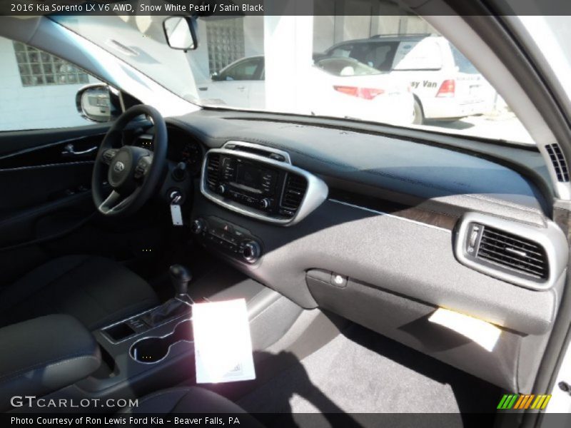 Snow White Pearl / Satin Black 2016 Kia Sorento LX V6 AWD