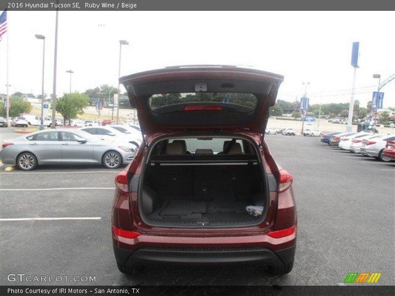 Ruby Wine / Beige 2016 Hyundai Tucson SE