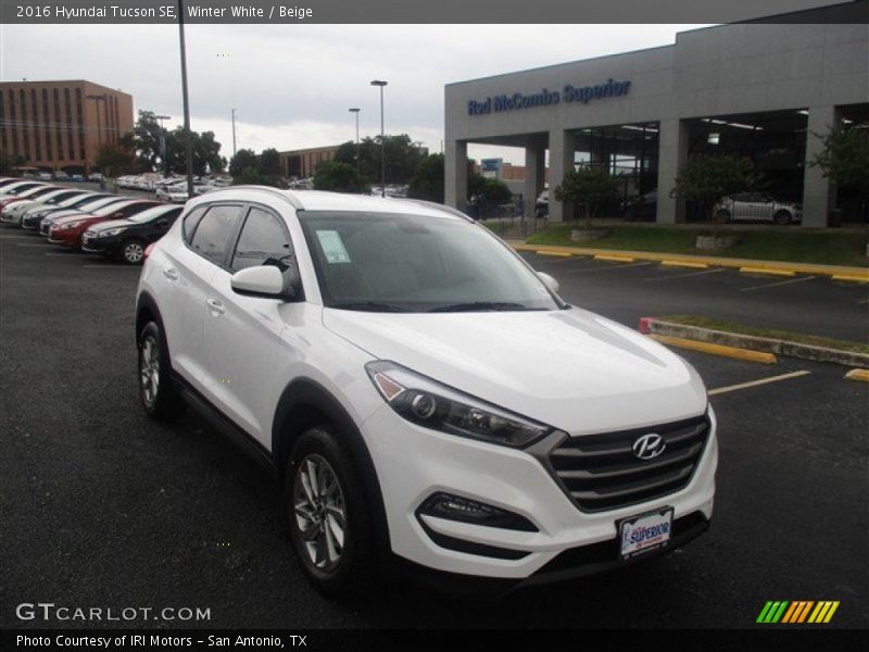 Winter White / Beige 2016 Hyundai Tucson SE