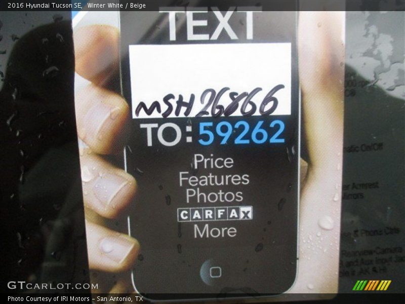 Winter White / Beige 2016 Hyundai Tucson SE