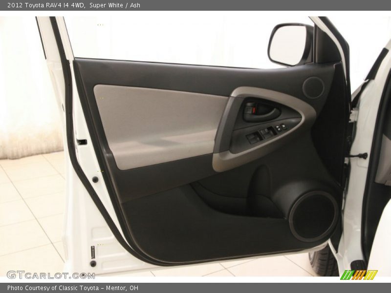 Super White / Ash 2012 Toyota RAV4 I4 4WD