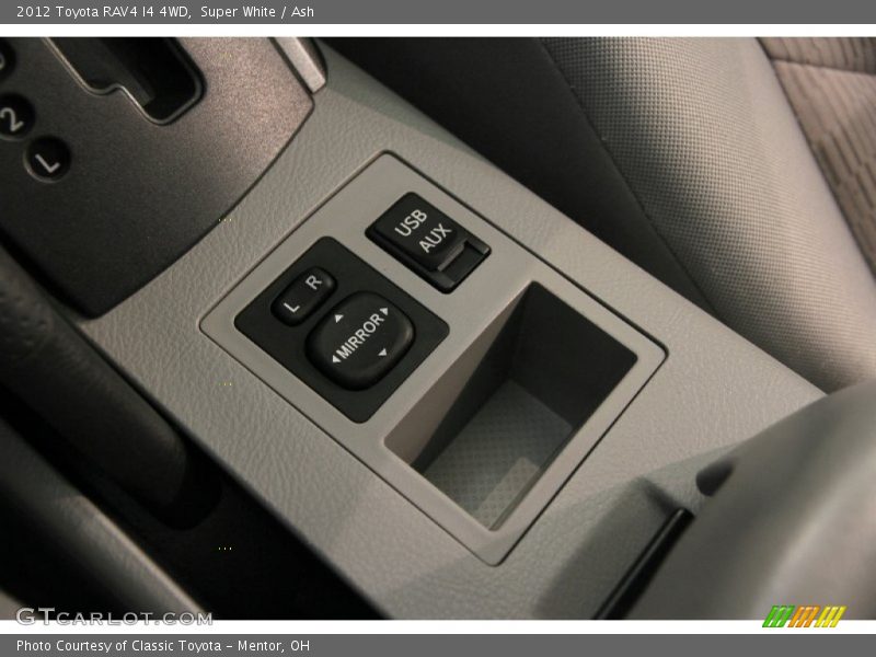 Super White / Ash 2012 Toyota RAV4 I4 4WD
