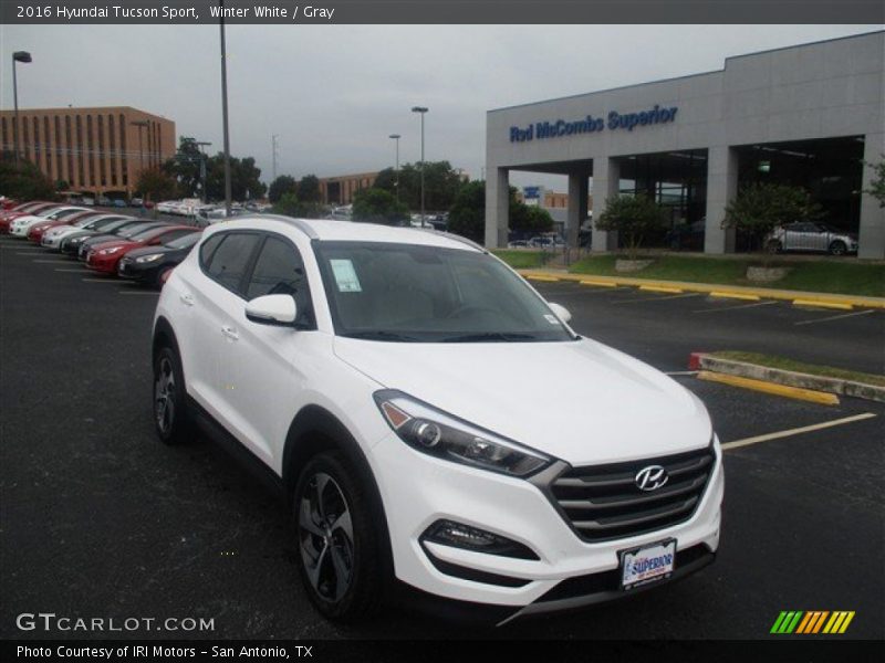 Winter White / Gray 2016 Hyundai Tucson Sport