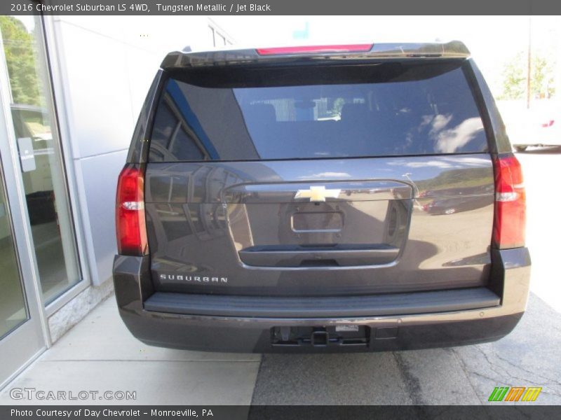 Tungsten Metallic / Jet Black 2016 Chevrolet Suburban LS 4WD