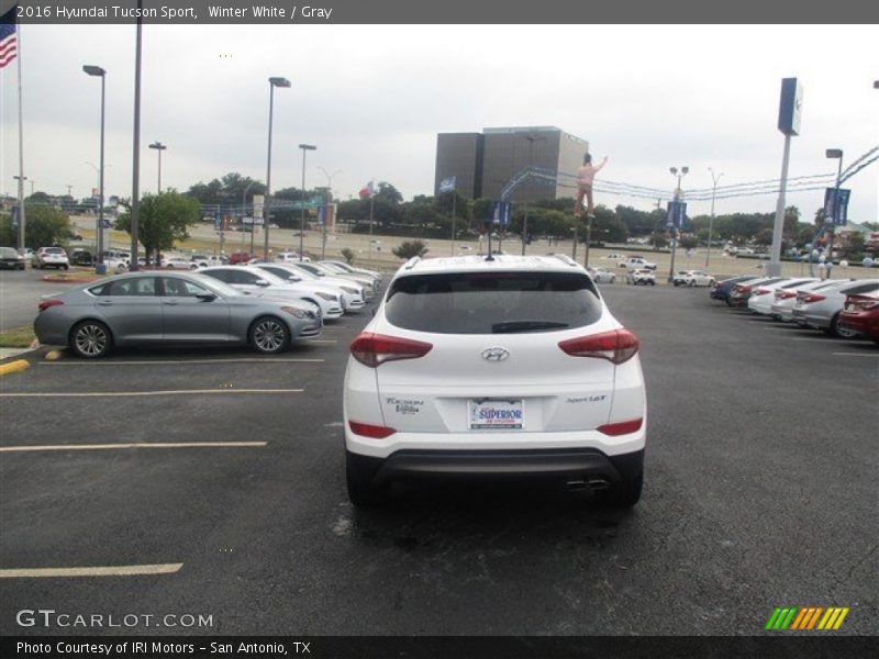 Winter White / Gray 2016 Hyundai Tucson Sport