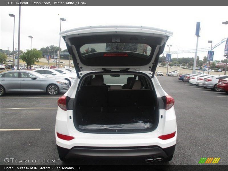 Winter White / Gray 2016 Hyundai Tucson Sport