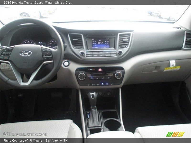 Winter White / Gray 2016 Hyundai Tucson Sport