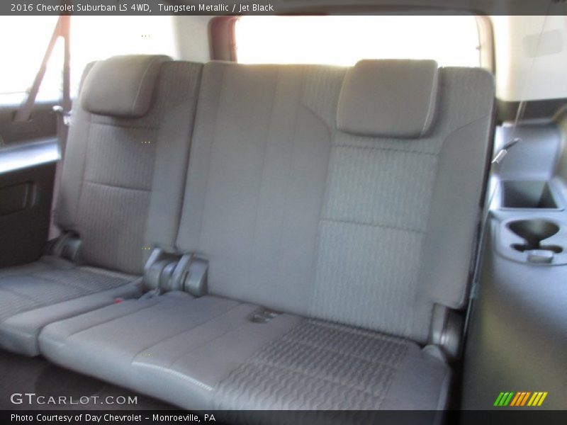 Tungsten Metallic / Jet Black 2016 Chevrolet Suburban LS 4WD