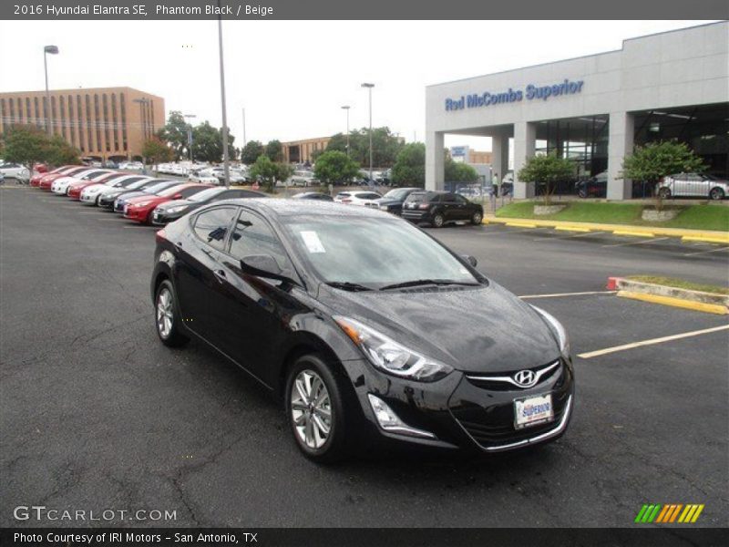 Phantom Black / Beige 2016 Hyundai Elantra SE