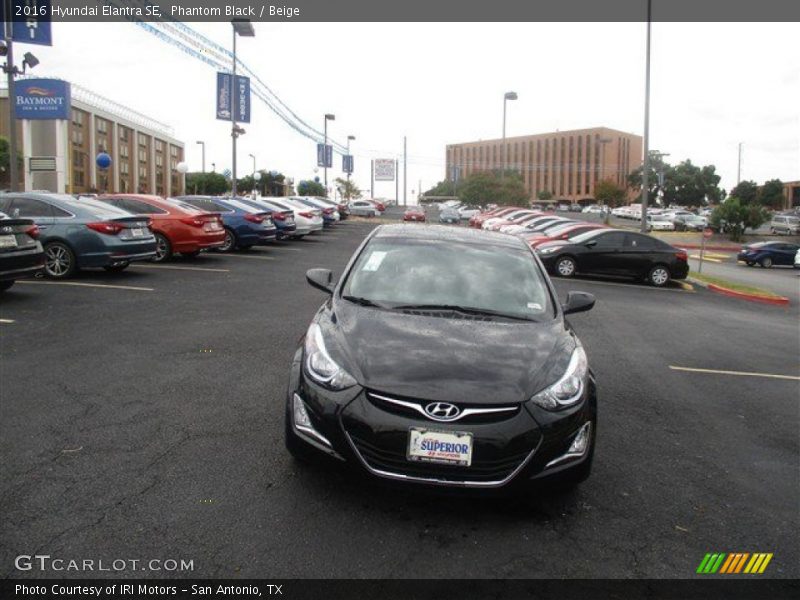 Phantom Black / Beige 2016 Hyundai Elantra SE