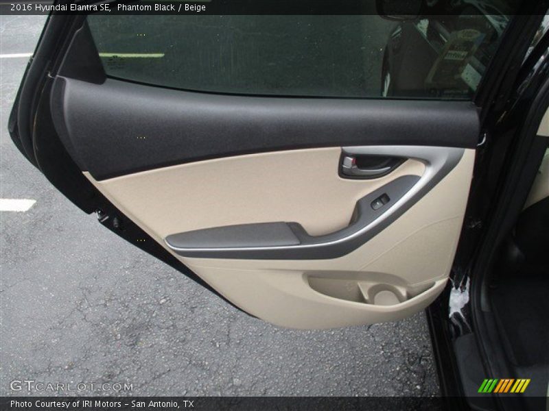 Phantom Black / Beige 2016 Hyundai Elantra SE