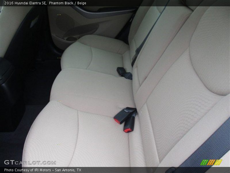 Phantom Black / Beige 2016 Hyundai Elantra SE