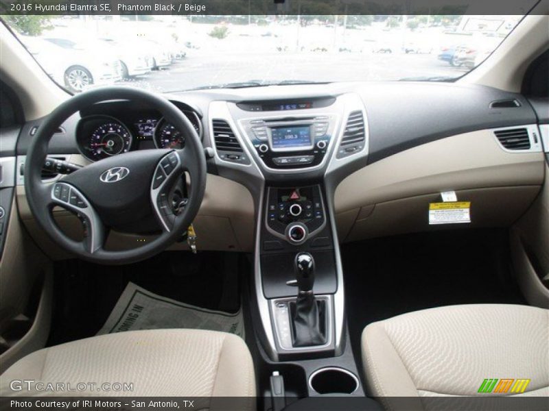 Phantom Black / Beige 2016 Hyundai Elantra SE