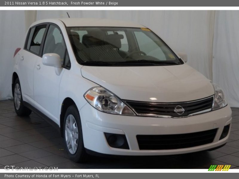 Fresh Powder White / Beige 2011 Nissan Versa 1.8 S Hatchback