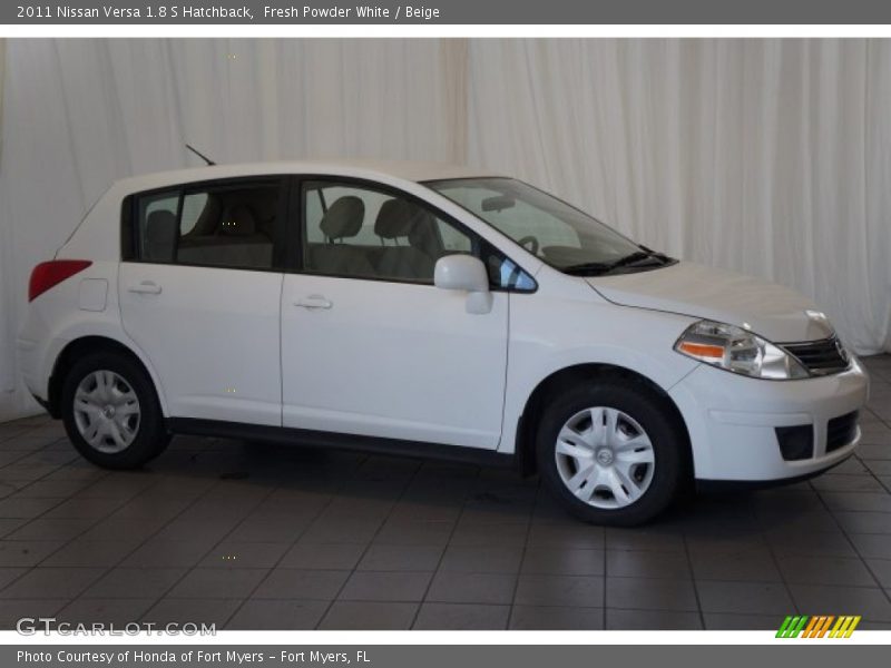 Fresh Powder White / Beige 2011 Nissan Versa 1.8 S Hatchback