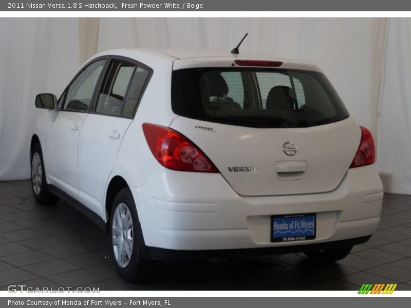 Fresh Powder White / Beige 2011 Nissan Versa 1.8 S Hatchback