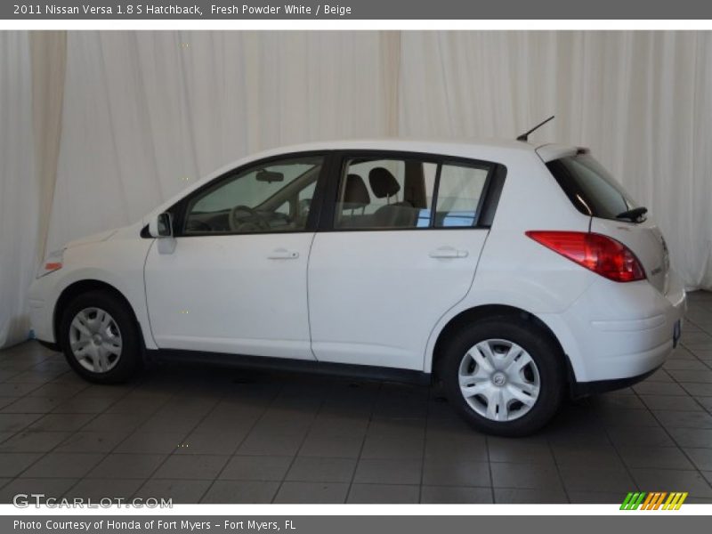 Fresh Powder White / Beige 2011 Nissan Versa 1.8 S Hatchback
