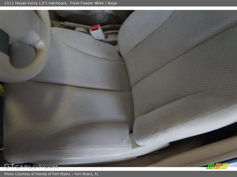 Fresh Powder White / Beige 2011 Nissan Versa 1.8 S Hatchback