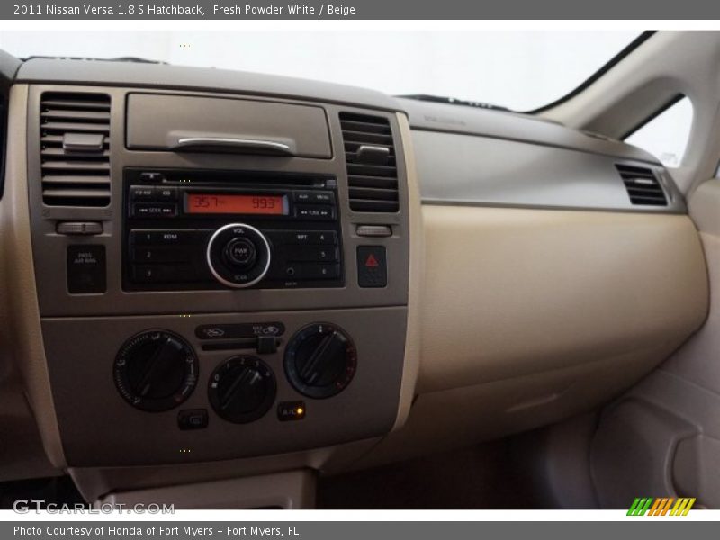Fresh Powder White / Beige 2011 Nissan Versa 1.8 S Hatchback