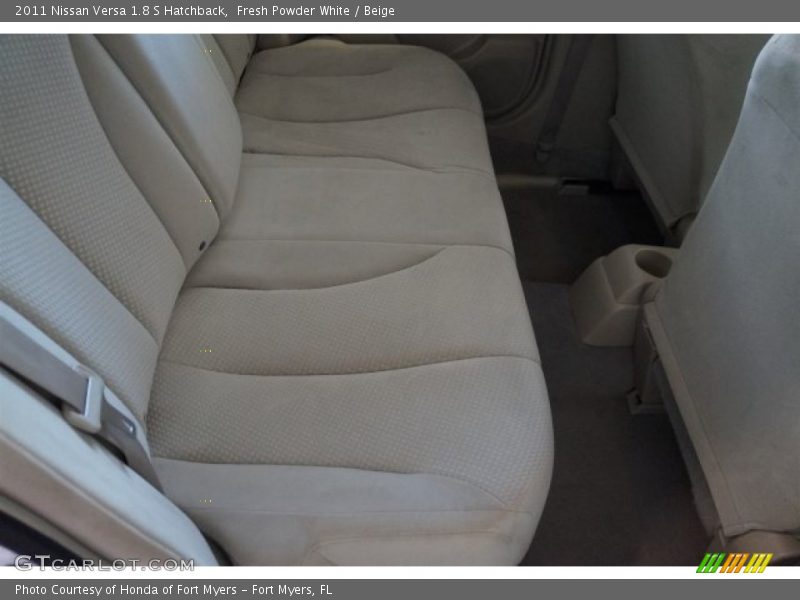 Fresh Powder White / Beige 2011 Nissan Versa 1.8 S Hatchback