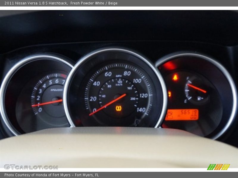 Fresh Powder White / Beige 2011 Nissan Versa 1.8 S Hatchback