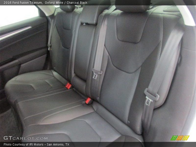Oxford White / Charcoal Black 2016 Ford Fusion Titanium