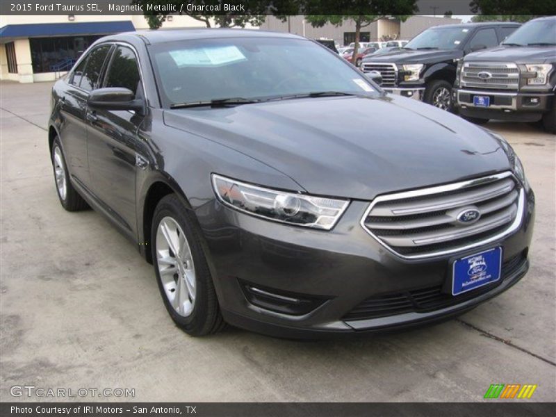 Magnetic Metallic / Charcoal Black 2015 Ford Taurus SEL