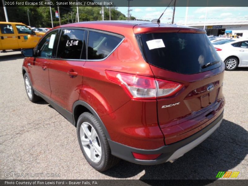 Sunset Metallic / Charcoal Black 2016 Ford Escape SE 4WD